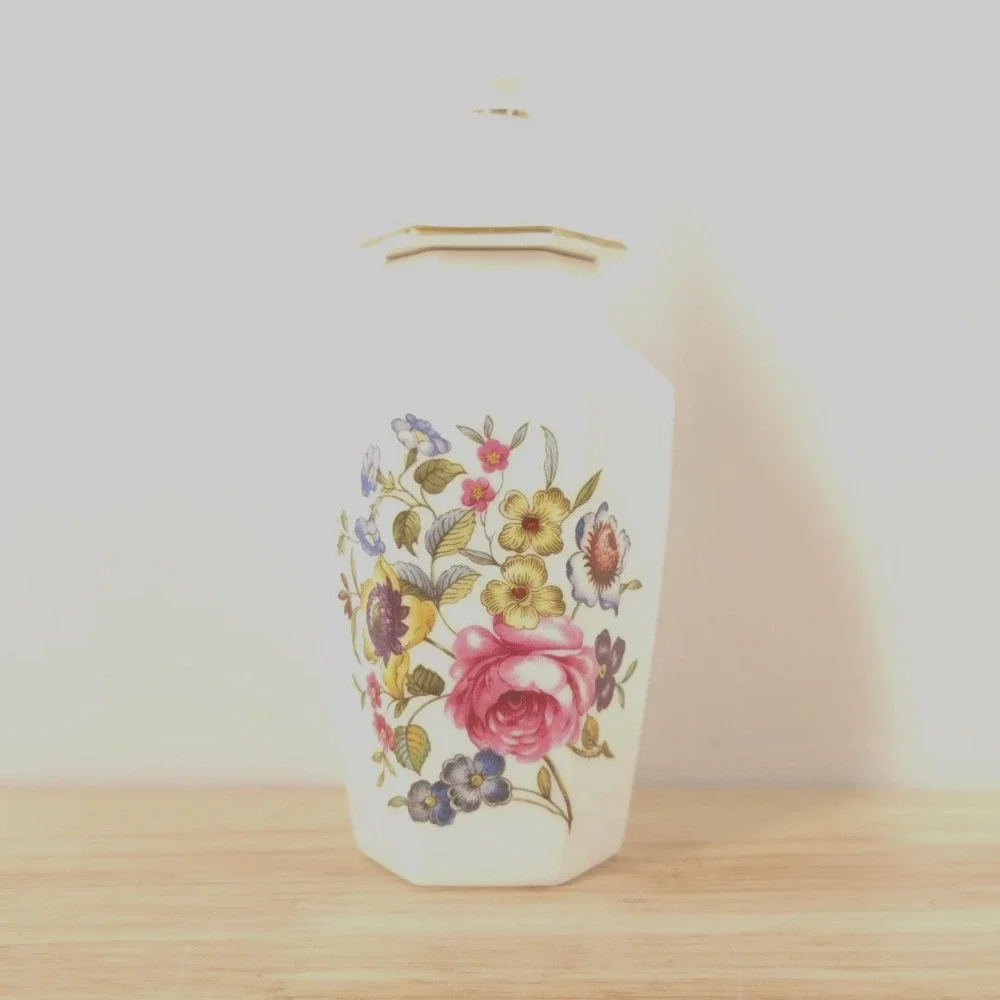 VTG Bud Flower Vase Royal Worcester Covered Hexagon Bone China England 1970s